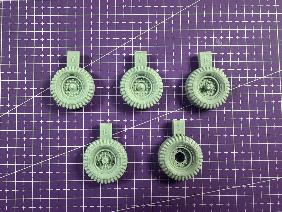 1/35 Military Vehicle Tire Set (Resin Accessory) - resin model view 2