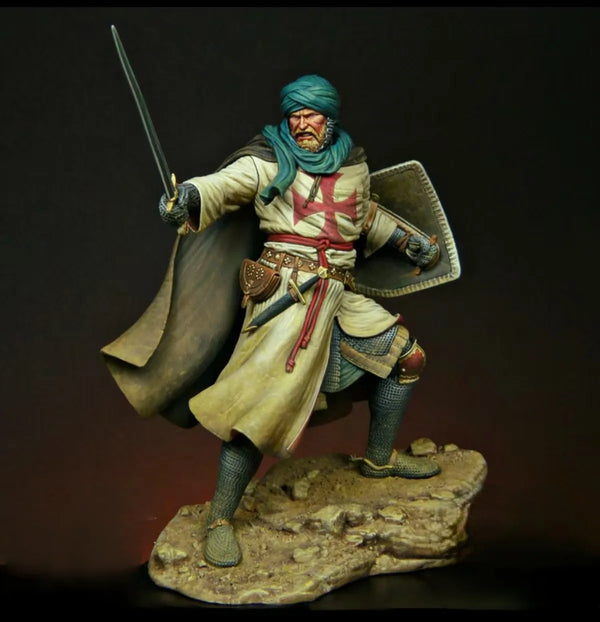 1/24 Medieval Crusader Knight Charging with Sword and Shield, Resin Model Figure Kit, Unassembled and Unpainted