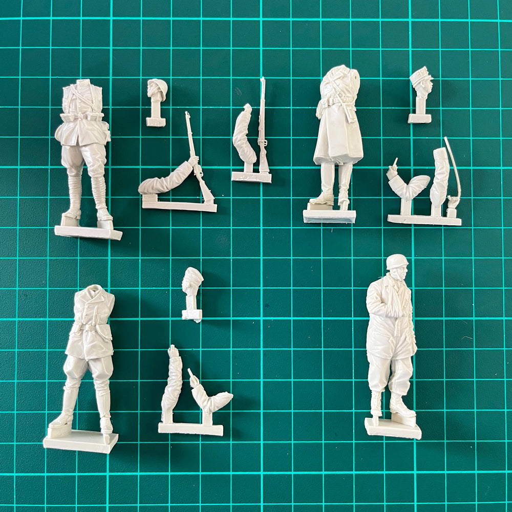 1/35 WWI Military Soldiers in Dress Uniforms, 12 Figures, Resin Model Figure Kit, Unassembled and Unpainted