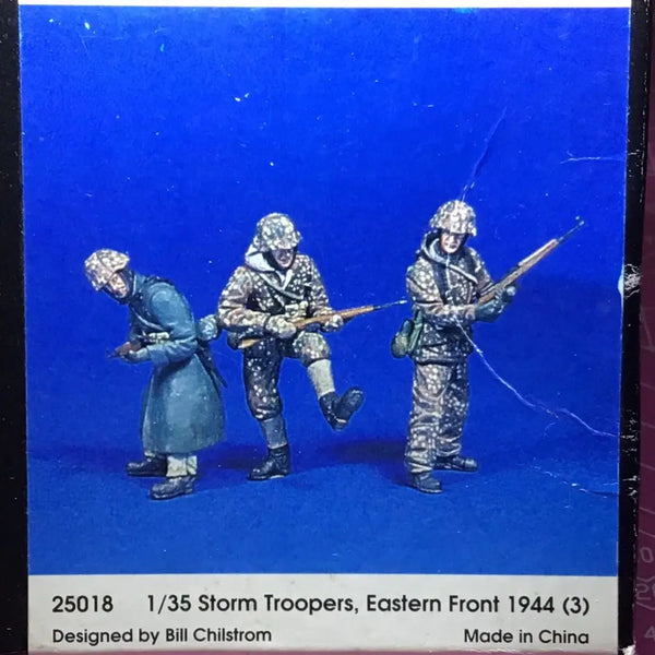 1/35 WWII German Storm Troopers Eastern Front 1944, 3 Figures, Resin Model Figure Kit, Unassembled and Unpainted