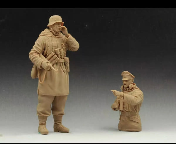 1/16 WWI Soldier Officer, 2 Figures, Resin Model Figure Kit, Unassembled and Unpainted