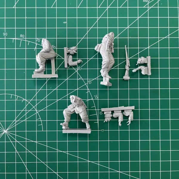 1/35 WWII German Motorcycle Sidecar Crew, 3 Figures, Resin Model Figure Kit, Unassembled and Unpainted
