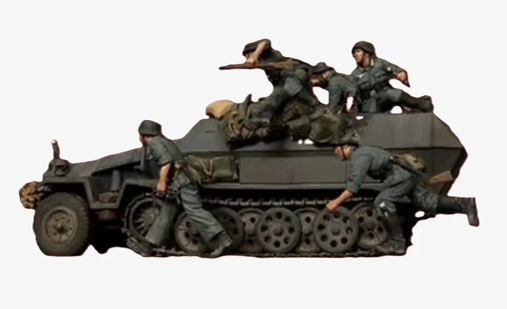 1/35 WWII German Sd.Kfz. 251 Half-Track, 5 Figures, Resin Model Diorama Kit, Unassembled and Unpainted