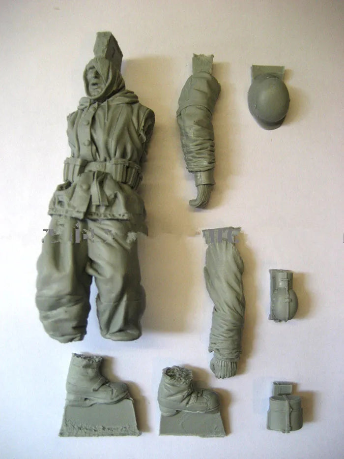 1/16 WWII German Winter Combat Troops, 2 Figures, Resin Model Figure Kit, Unassembled and Unpainted