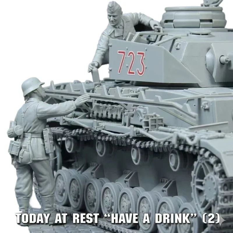 1/35 WWII Soviet T-34 Tank Crew, 4 Figures, Resin Model Diorama Kit, Unassembled and Unpainted