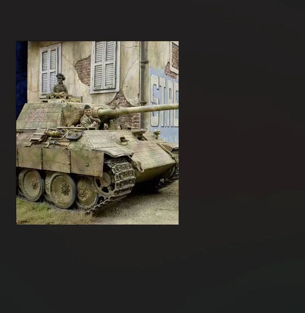 1/35 WWII Medium Tank with Soldier, 2 Figures, Resin Model Vehicle Kit, Unassembled and Unpainted