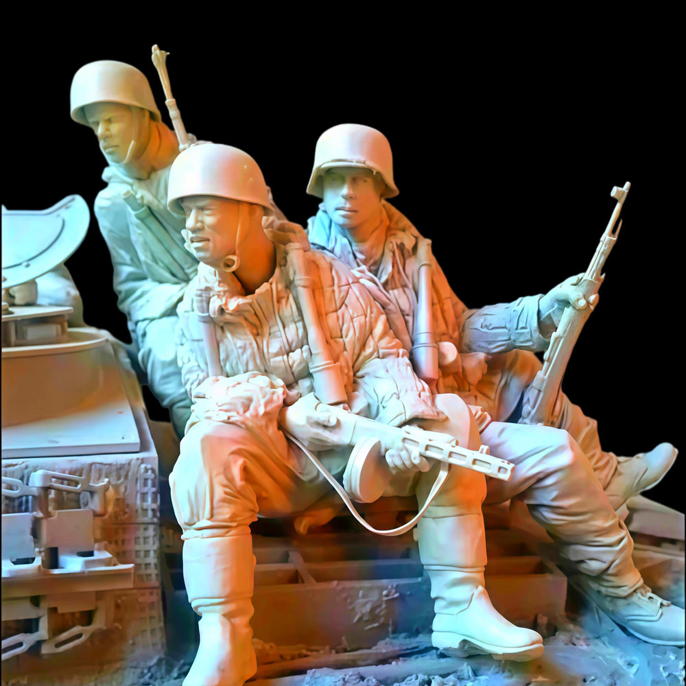 1/16 WWI Infantry Assaulting Trenches, 3 Figures, Resin Model Figure Kit, Unassembled and Unpainted
