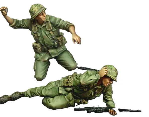 1/35 Soldiers, 2 Figures, Resin Model Figure Kit, Military Theme, Unassembled and Unpainted