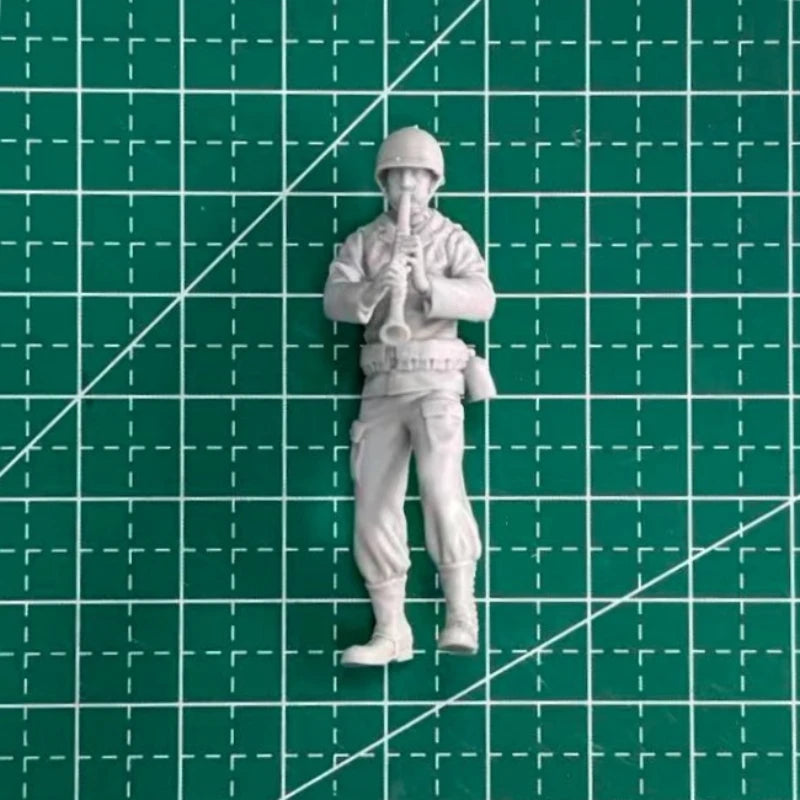 1/35 WWII US Army Rifle Squad with Supply Drum, 4 Figures, Resin Model Figure Kit, Unassembled and Unpainted