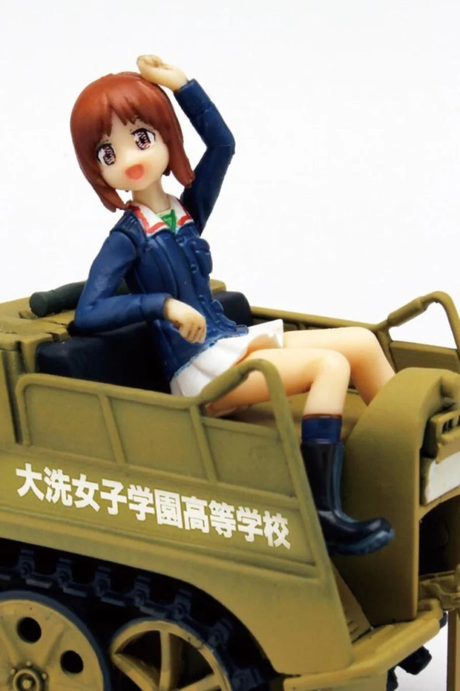 1/35 WWII Girls Und Panzer, 2 Figures, Resin Model Figure Kit, Unassembled and Unpainted