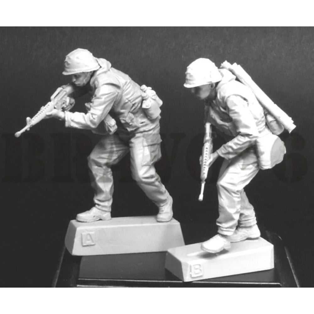 1/35 Vietnam War US Infantry in Combat Advance, 4 Figures, Resin Model Figure Kit, Unassembled and Unpainted