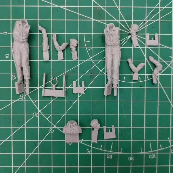 1/35 Modern German Panzer Crew Standing, 3 Figures, Resin Model Figure Kit, Unassembled and Unpainted