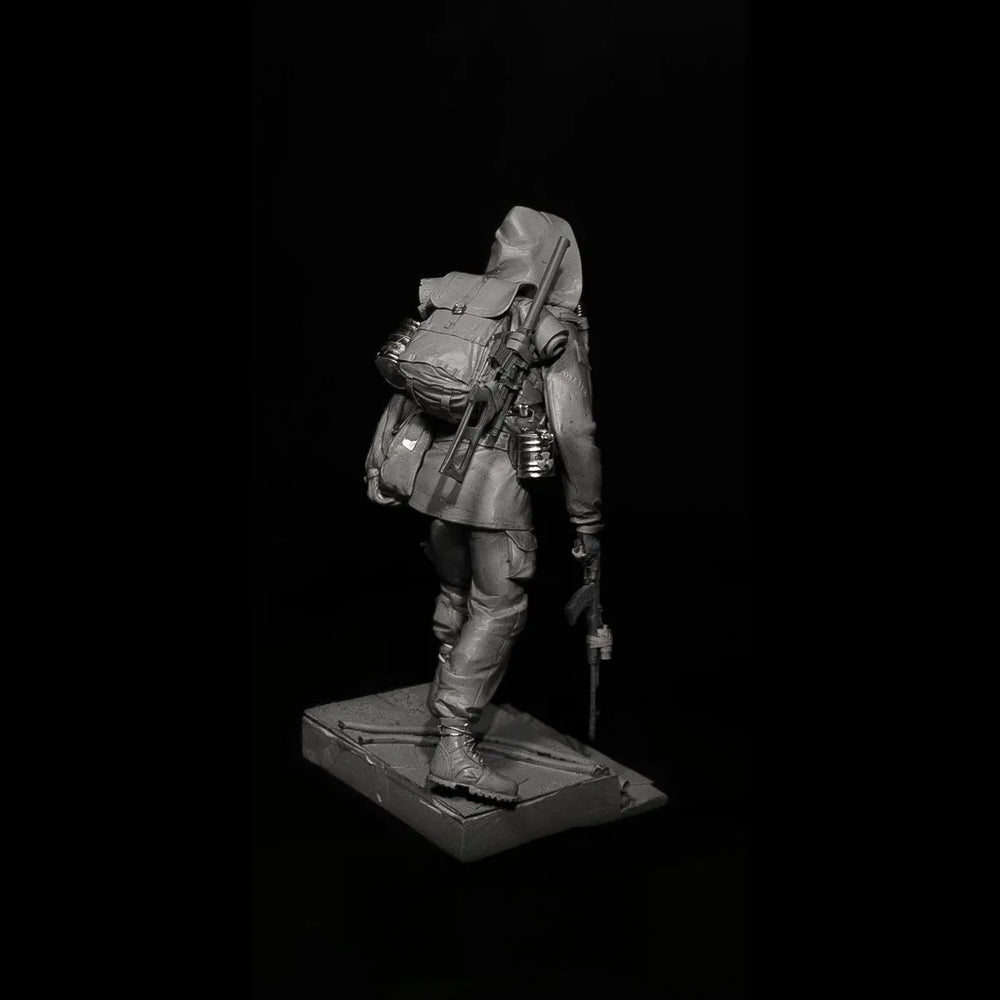 120mm Post-Apocalyptic Warrior, Resin Model Figure Kit, Sci-Fi Theme, Unassembled and Unpainted