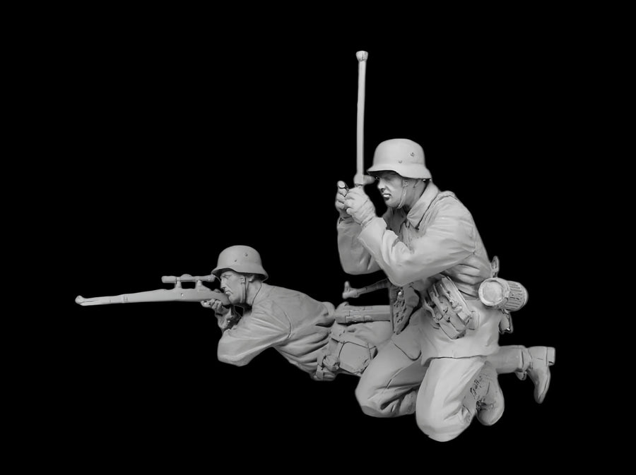 WWII German Panzergrenadier Squad Leader with Sniper 1/35 Resin Figure Set - resin model view 2