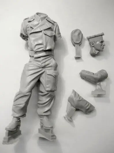 1/16 WWI British Infantryman Standing at Rest, Resin Model Figure Kit, Anime Theme, Unassembled and Unpainted