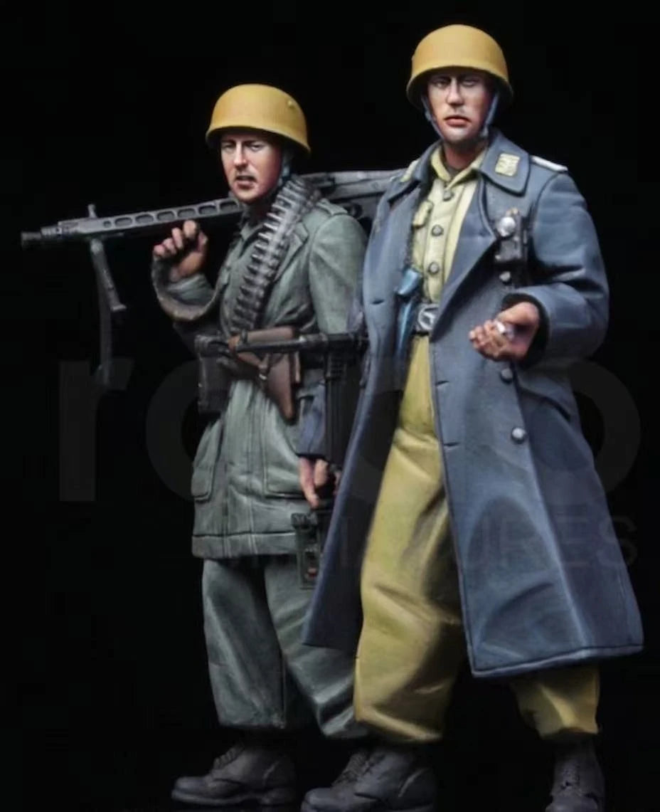 1/35 WWI German Infantry Officer and Soldier, 2 Figures, Resin Model Figure Kit, Unassembled and Unpainted