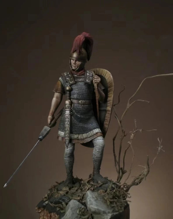 1/24 Barbarian Spearwoman in Armor, Resin Model Figure Kit, Fantasy Theme, Unassembled and Unpainted