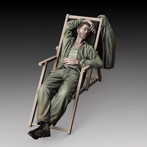 1/35 Modern Soldier at Rest, Resin Model Figure Kit, Unassembled and Unpainted