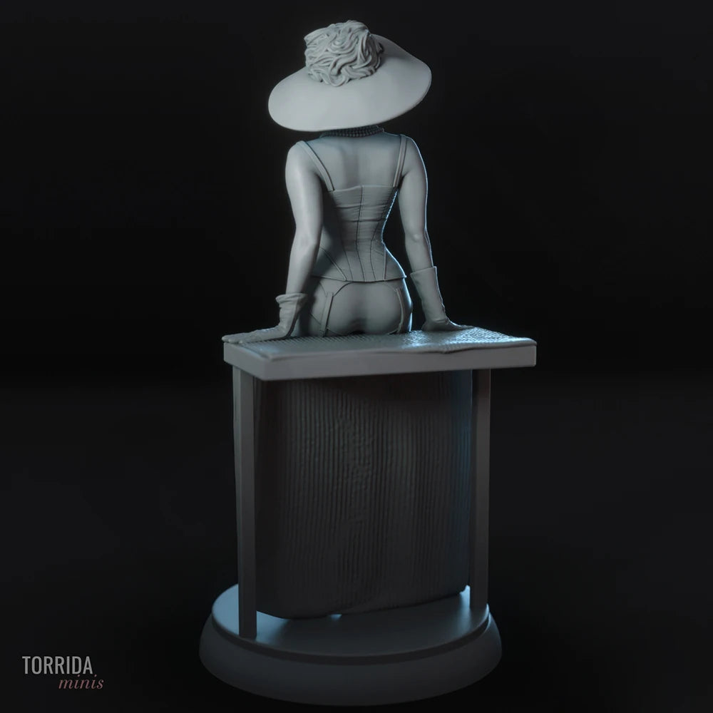 1/24 Vintage Pinup Woman, Resin Model Figure Kit, Unassembled and Unpainted