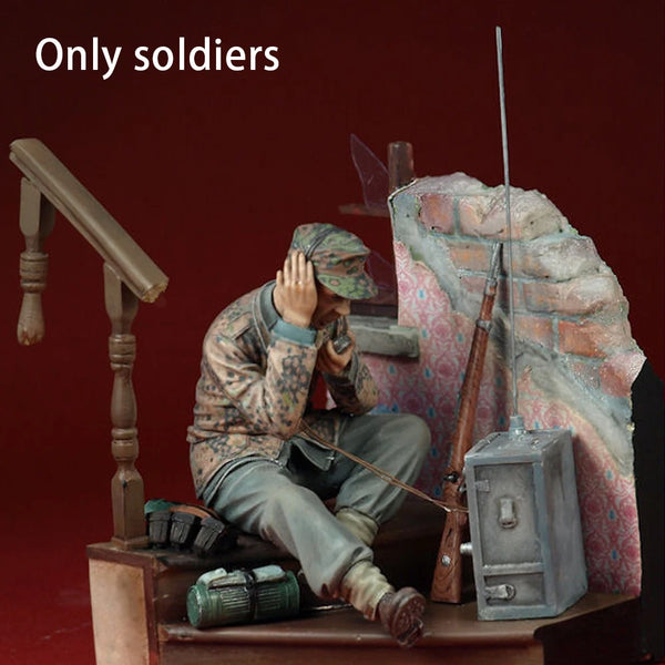 1/16 WWII German Machine Gunner in Splinter Camo with MG42, Resin Model Figure Kit, Unassembled and Unpainted