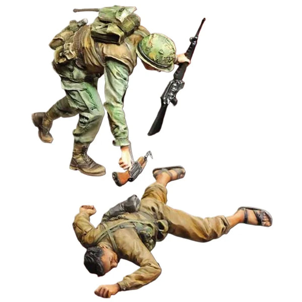 1/35 Modern USMC Rifleman Advancing with Casualty, 2 Figures, Resin Model Figure Kit, Unassembled and Unpainted