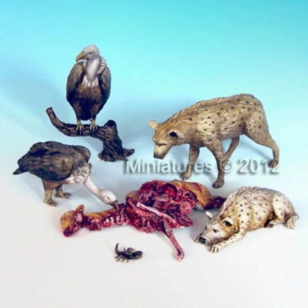 1/35 Vulture & Wild Dog, 5 Figures, Resin Model Creature Kit, Wildlife Theme, Unassembled and Unpainted