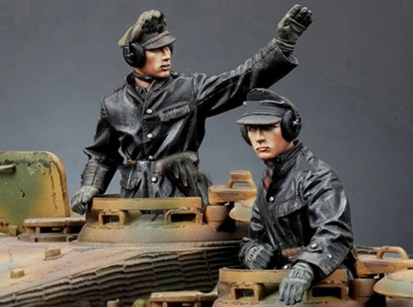 1/35 WWII German Trench Soldiers, 2 Figures, Resin Model Figure Kit, Unassembled and Unpainted