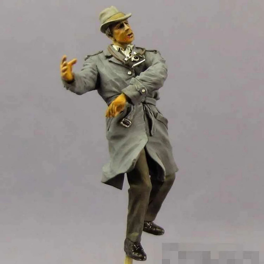 1/35 WWI Soviet Soldiers with Civilians, 5 Figures, Resin Model Figure Kit, Unassembled and Unpainted