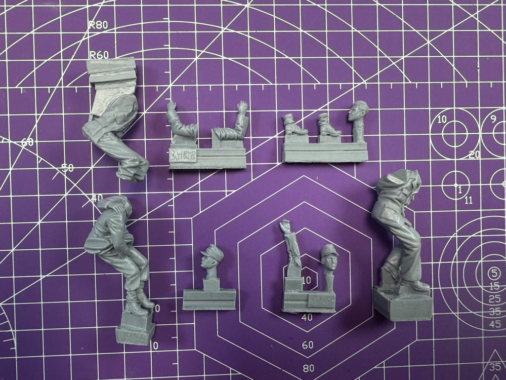 1/35 WWII German Soldiers Resting, 3 Figures, Resin Model Figure Kit, Unassembled and Unpainted
