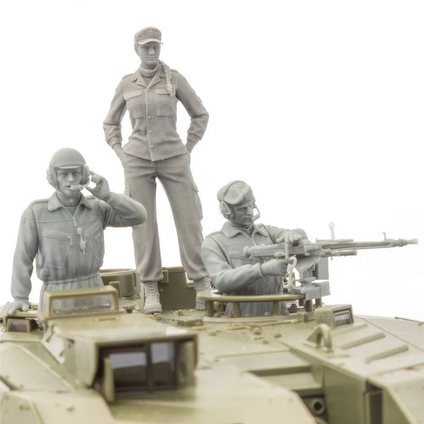 1/35 WWII German Panzer Crew with Mounted Gunner, 3 Figures, Resin Model Figure Kit, Unassembled and Unpainted