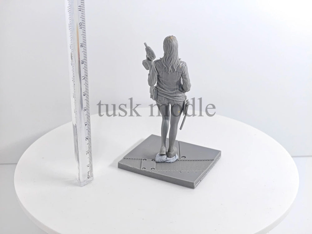 90mm Modern Female Operator with Rifle, Resin Model Figure Kit, Unassembled and Unpainted