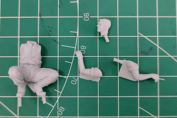 1/35 WWII British Tank Commander with Beret, Resin Model Figure Kit, Unassembled and Unpainted