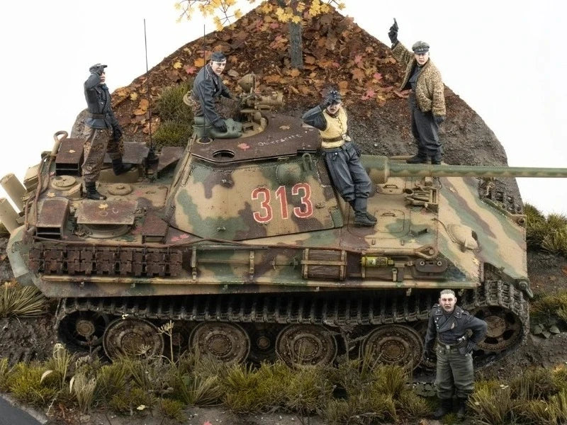 1/35 WWII German Infantry Squad Attacking, 5 Figures, Resin Model Figure Kit, Unassembled and Unpainted