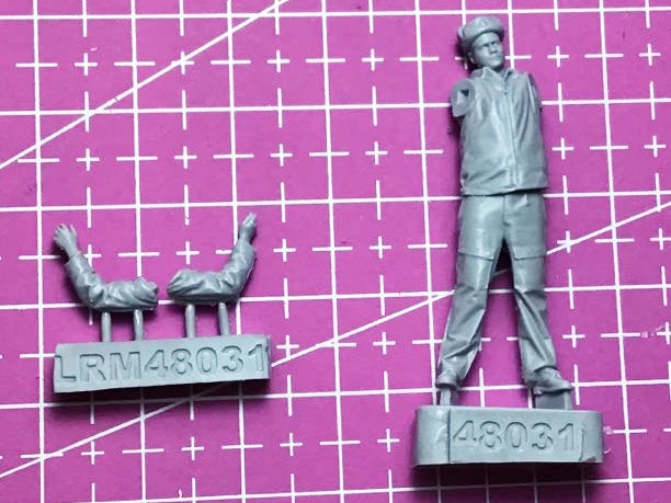 1/48 Modern Russian Ground Crew, 14 Figures, Resin Model Figure Kit, Unassembled and Unpainted