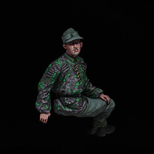 1/35 Modern Soldier in Camouflage Uniform, Resin Model Figure Kit, Unassembled and Unpainted