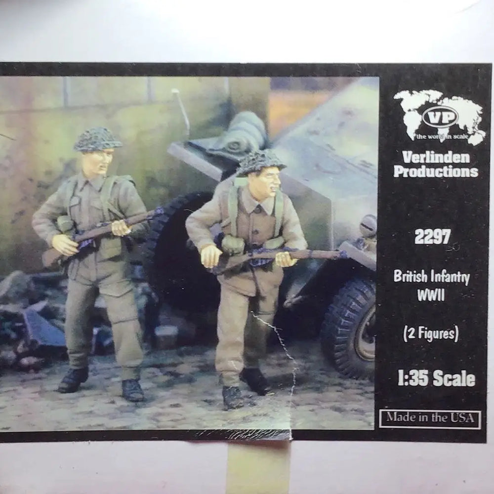 1/35 WWII British Infantry with Lee-Enfield Rifles, 2 Figures, Resin Model Figure Kit, Unassembled and Unpainted