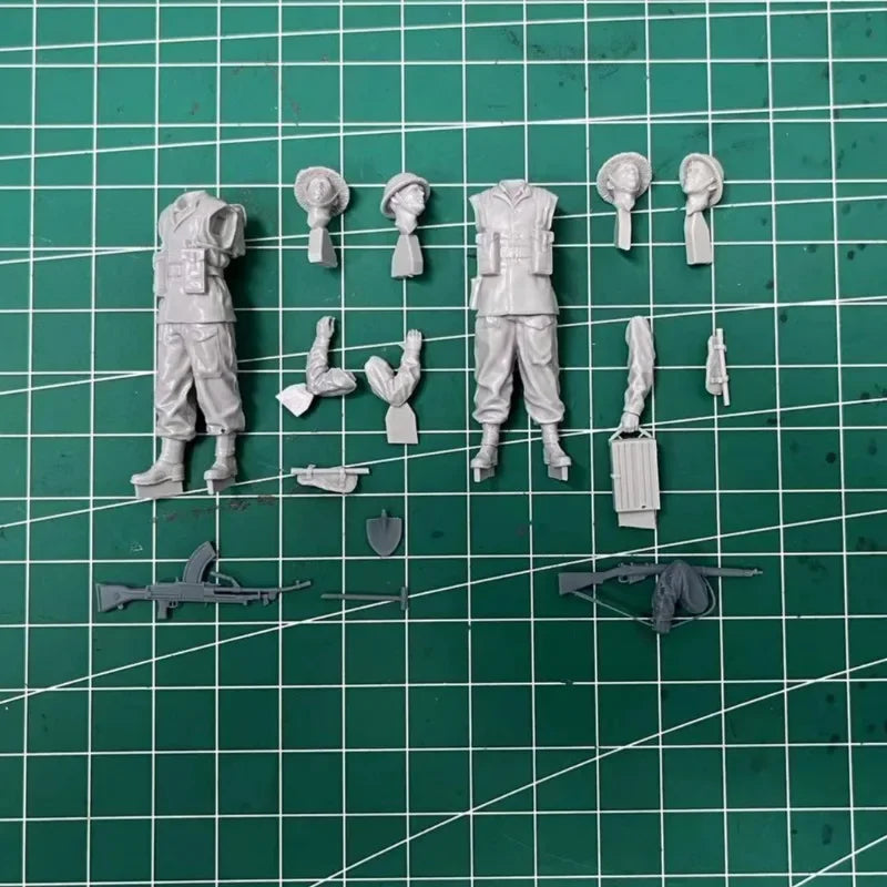 1/35 WWII Allied British Bren Team, 2 Figures, Resin Model Figure Kit, Unassembled and Unpainted