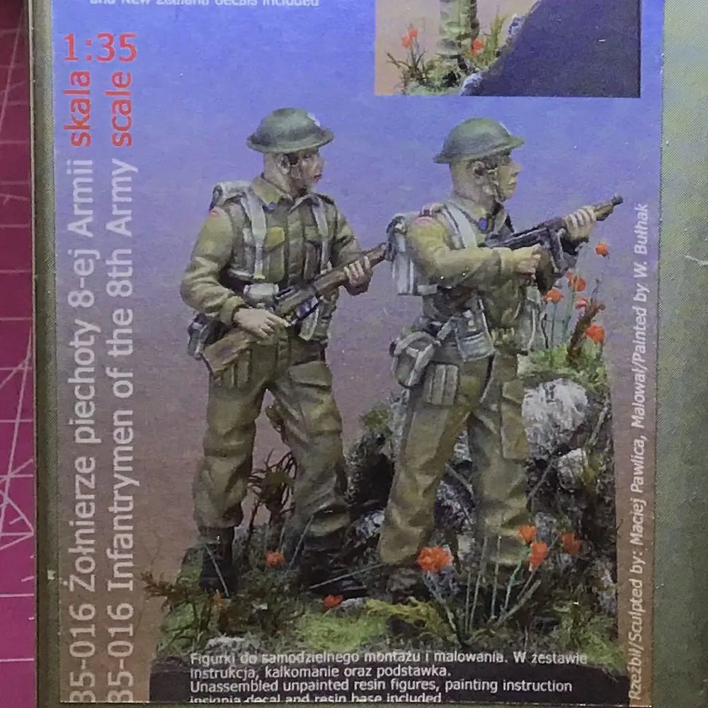 1/35 WWII German Infantry Assault Squad, 2 Figures, Resin Model Figure Kit, Unassembled and Unpainted