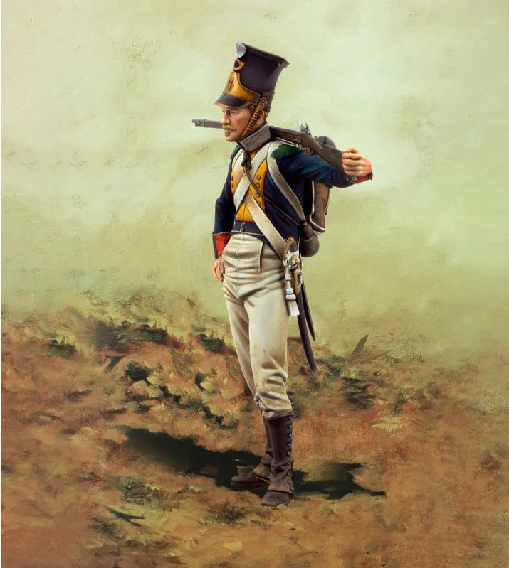 1/24 Napoleonic French Officer with Bayonetted Musket, Resin Model Figure Kit, Unassembled and Unpainted