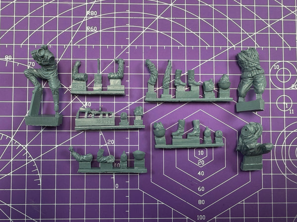 1/35 WWII Soviet Tank Crew Resting, 4 Figures, Resin Model Figure Kit, Unassembled and Unpainted