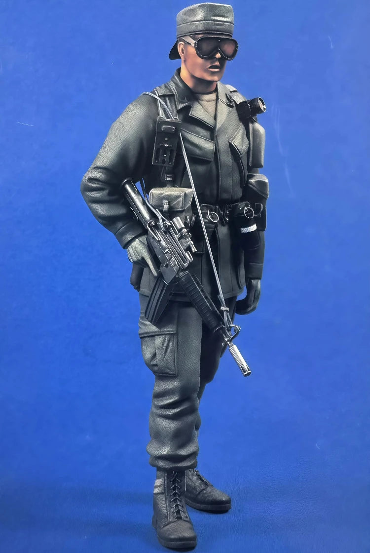 1/16 Modern Tactical Operator in Military Cap, Resin Model Figure Kit, Unassembled and Unpainted