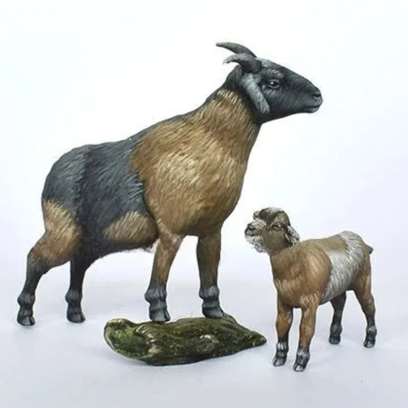 1/35 Goat Figurines, 4 Figures, Resin Model Accessory Kit, Wildlife Theme, Unassembled and Unpainted