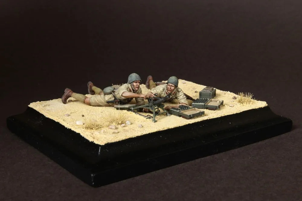 1/35 WWII Desert Campaign, 4 Figures, Resin Model Diorama Kit, Unassembled and Unpainted