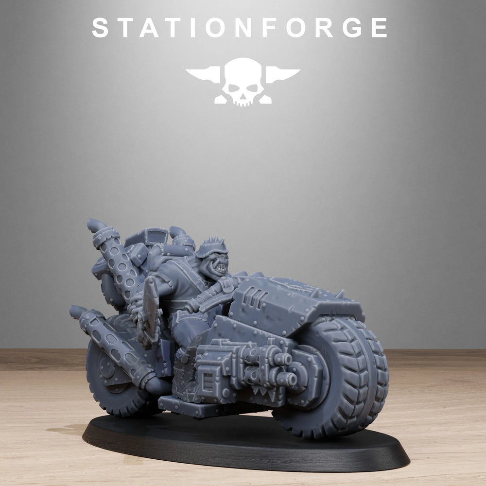 Orc Warbiker Mob, 5 Figures, Resin Model Figure Kit, Fantasy Theme, Unassembled and Unpainted