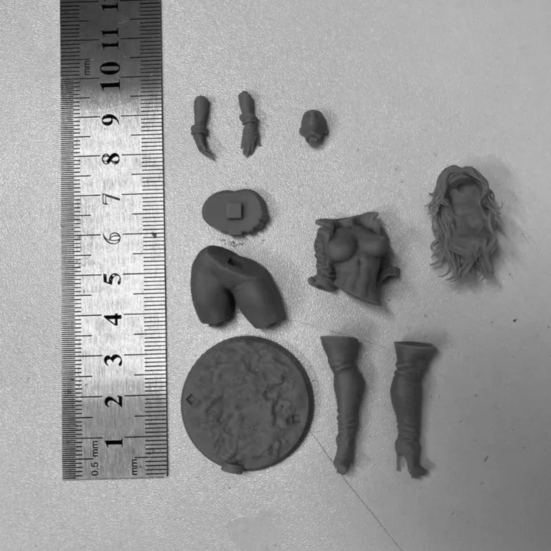 1/24 Tactical Operative with Curly Hair in Leg Wraps, Resin Model Figure Kit, Fantasy Theme, Unassembled and Unpainted