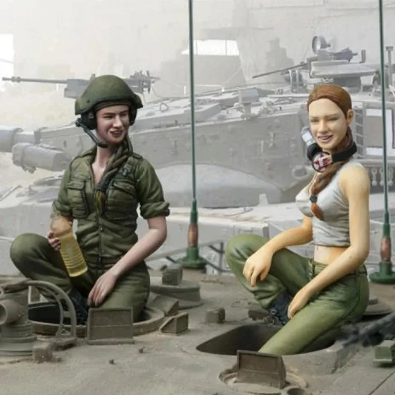 1/16 WWII Dynamic Pin-Up Fantasy Warrior, Resin Model Figure Kit, Unassembled and Unpainted