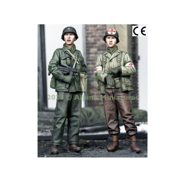 1/35 WWII US Rifleman and Medic, 2 Figures, Resin Model Figure Kit, Unassembled and Unpainted
