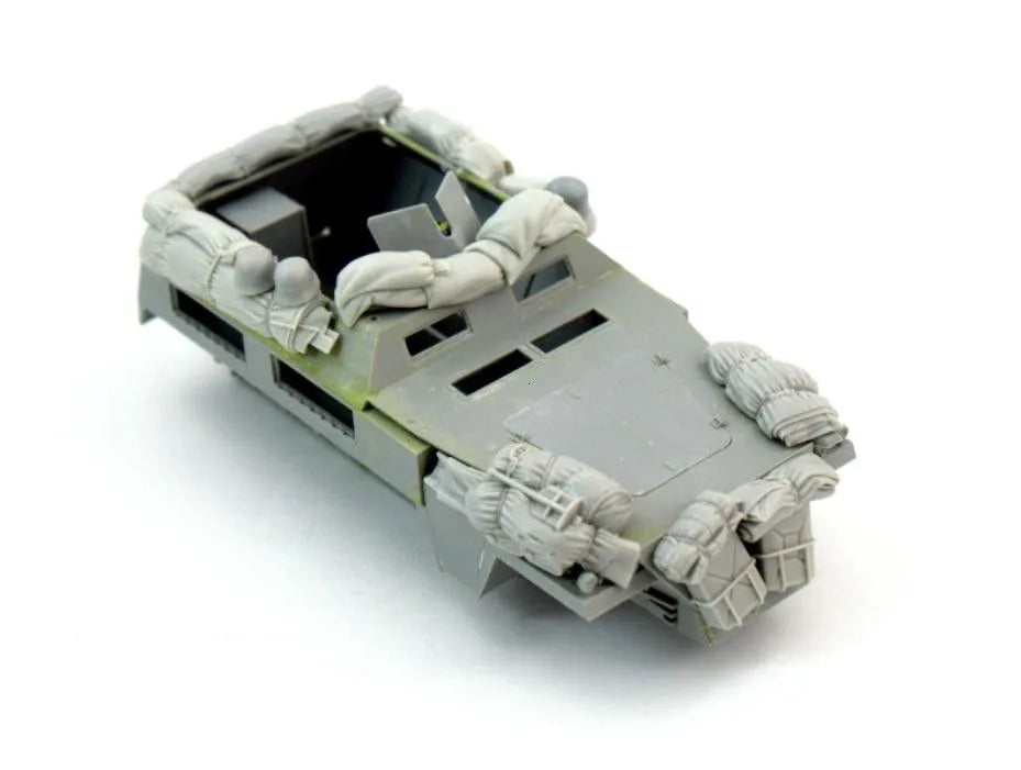 1/35 WWII German Sd.Kfz.250 Stowage, Resin Model Accessory Kit, Unpainted