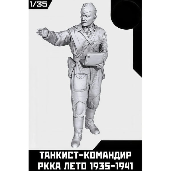 1/35 WWII Soviet Tank Commander in Long Coat Pointing, Resin Model Figure Kit, Unassembled and Unpainted