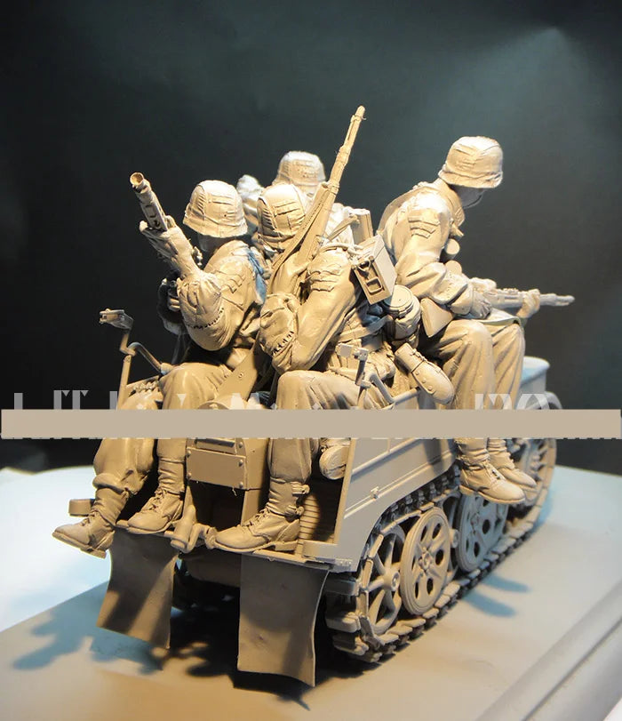 1/16 WWII Soldiers and Half-Track, 4 Figures, Resin Model Figure Kit, Unassembled and Unpainted